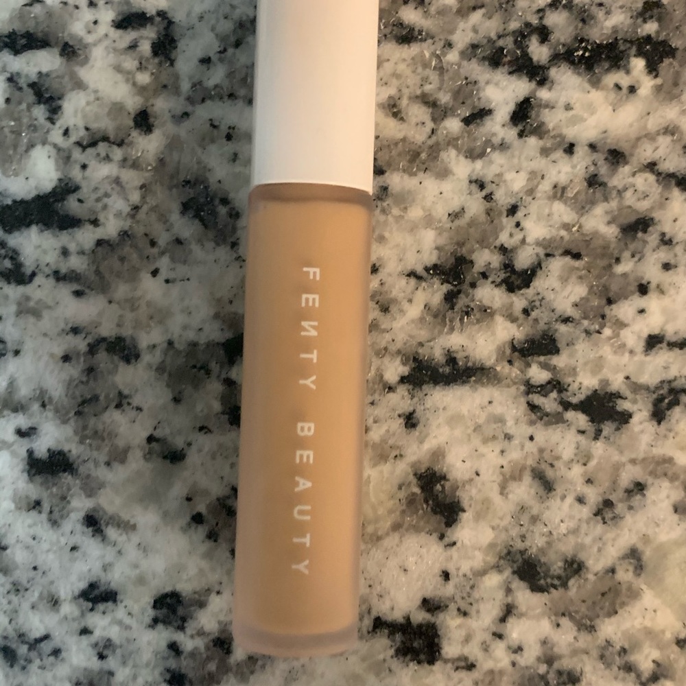 Fenty Beauty Pro Filt’r concealer in shade 235